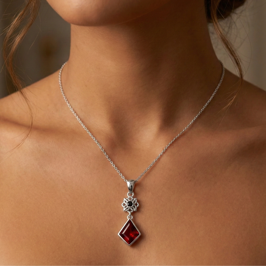 925 Silver Geometric Garnet Floral Necklace